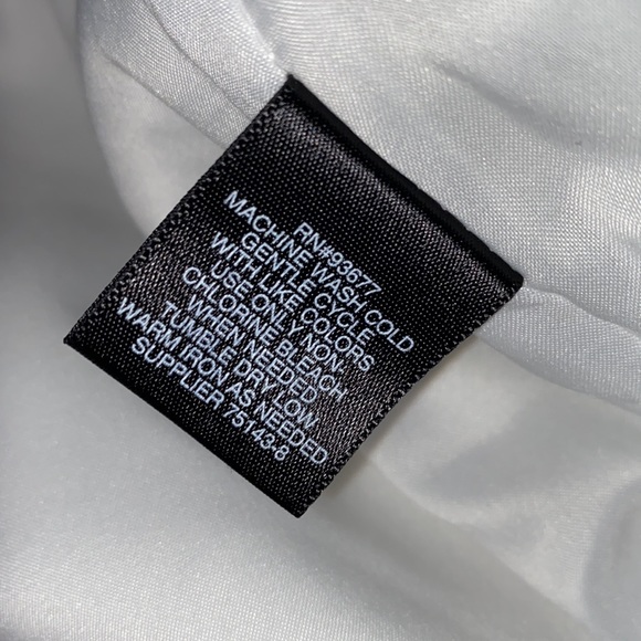 Liz Claiborne white skirt, size 16. New with Tags. - Picture 5 of 5